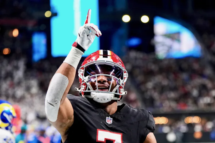 AP: Falcons’ Robinson voted top back
